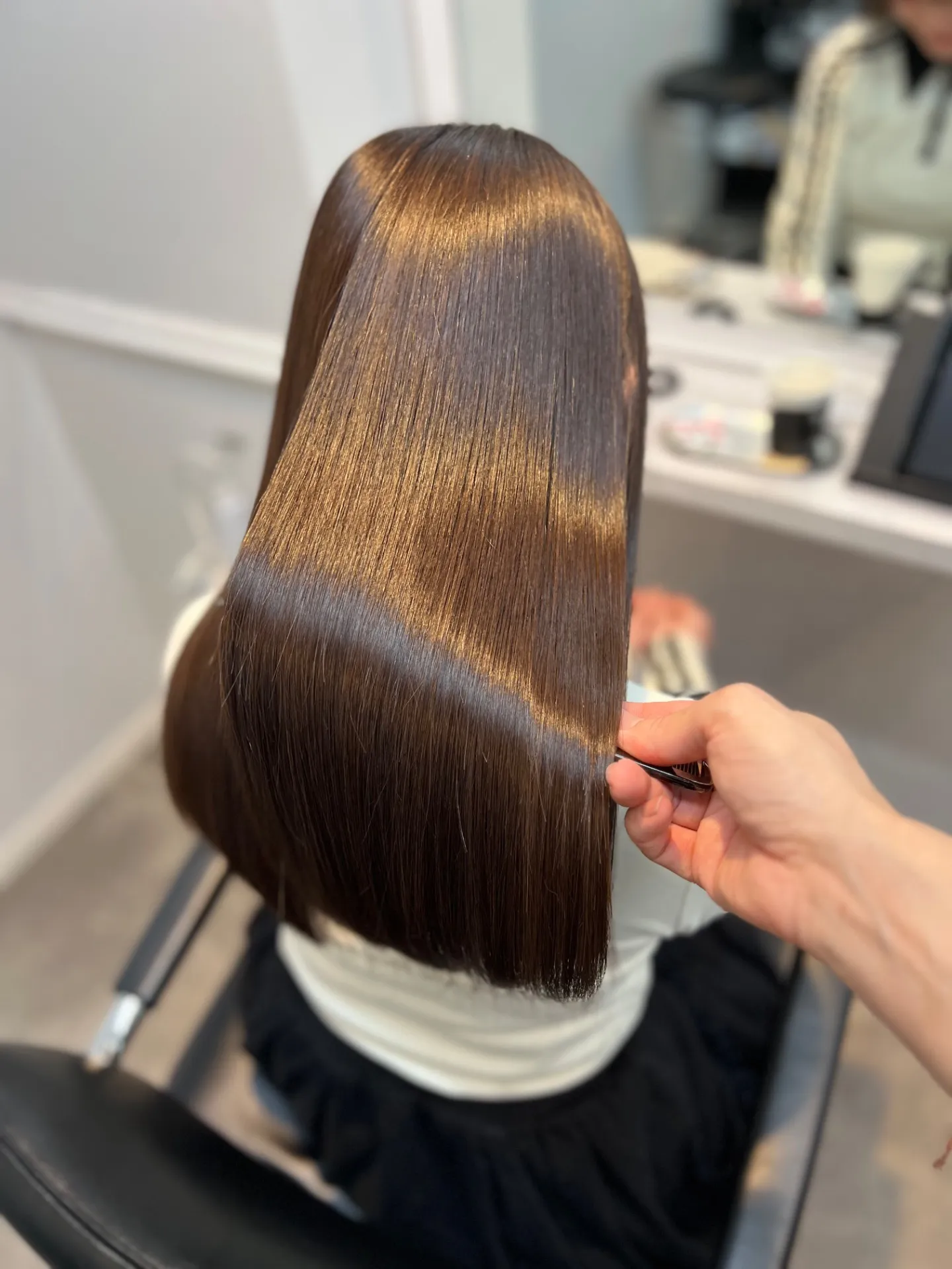 髪のパサつき解消！メテオカラーの秘密